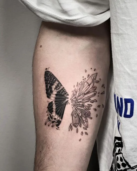 Tatouage Papillon Cristal Sur L'avant Bras