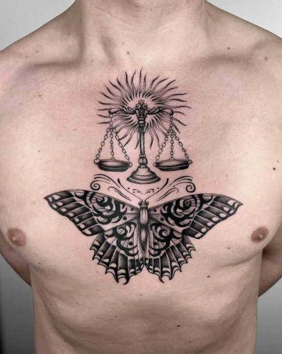 Papillon Balance Sur Le Torse