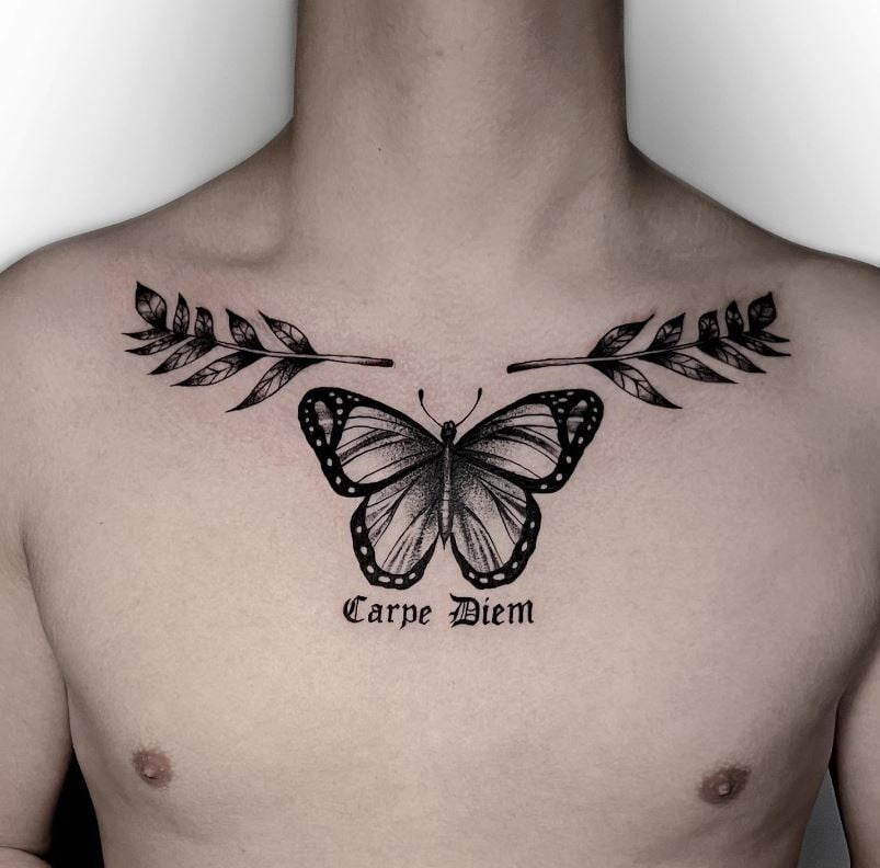 Papillon Carpe Diem Sur Le Torse Homme 