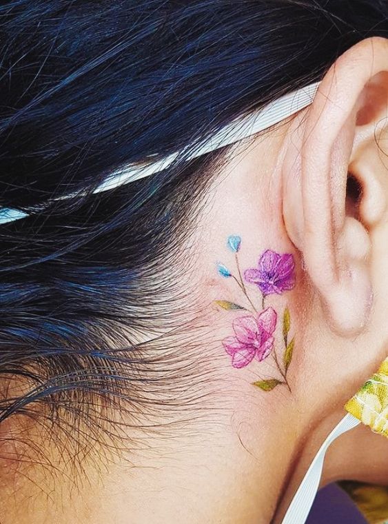 tatouage Fleurs violettes 