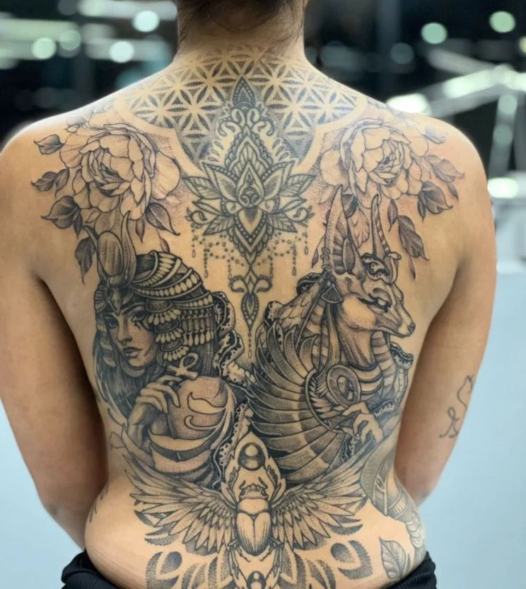 Tatouage Floral égyptien Femme