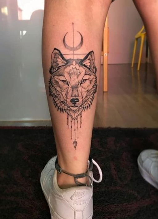 Tatouage Loup Demi Lune Et Pendentifs