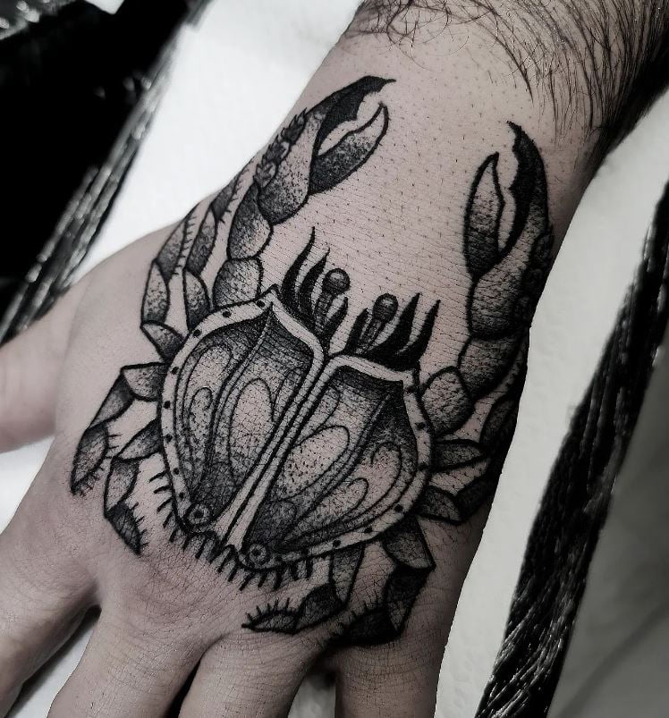 Tatouage Signe Astrologique Cancer Crabe Gris Et Noir 