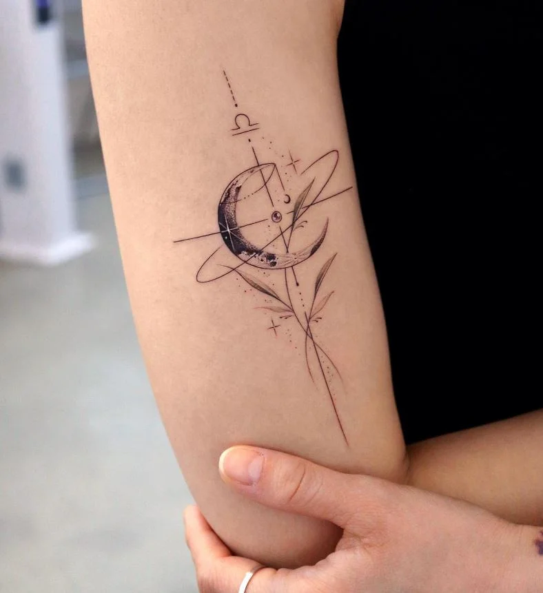 Tatouage Signe Astrologique Balance Géométrique Croissant De Lune