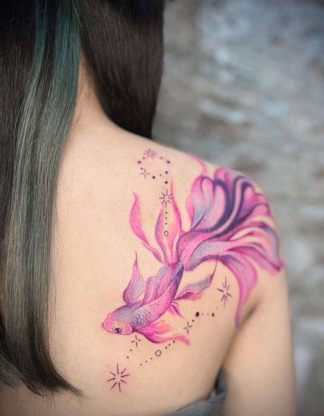 11. Tatouage Signe Astrologique Poisson Constellation Rose Et Violet 