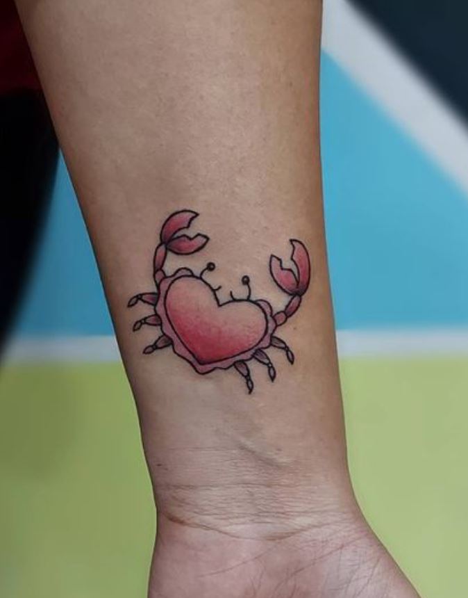 Tatouage Signe Astrologique Cancer Mini Crabe En Coeur 