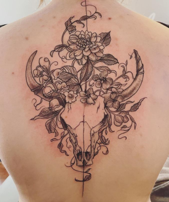 Tatouage Signe Astrologique Taureau Crâne Floral