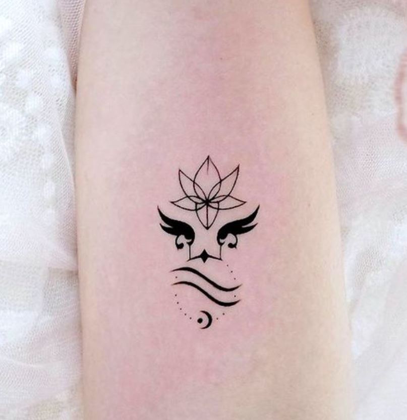 Tatouage Signe Astrologique Verseau Lotus Discret