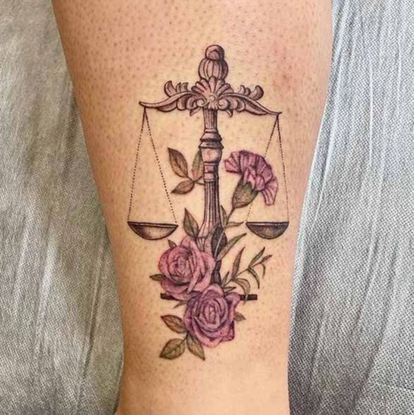  Tatouage Signe Astrologique Balance Fleur Violette 