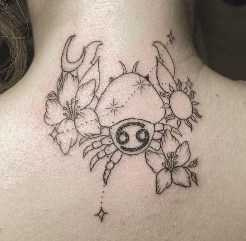 Tatouage Signe Astrologique Cancer Crabe à Fleurs 