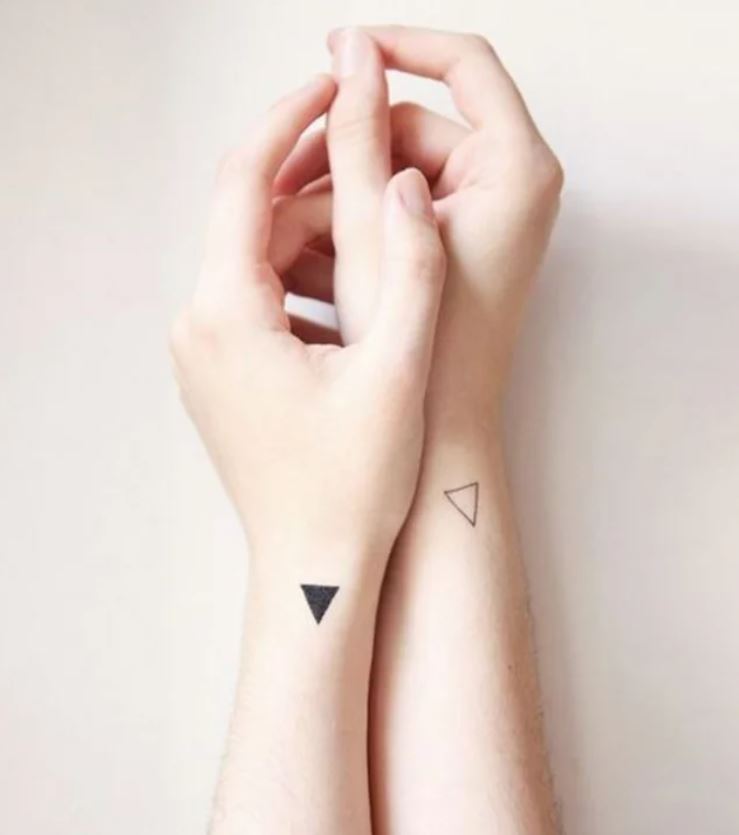 Tatouage Couple Discret Triangle 