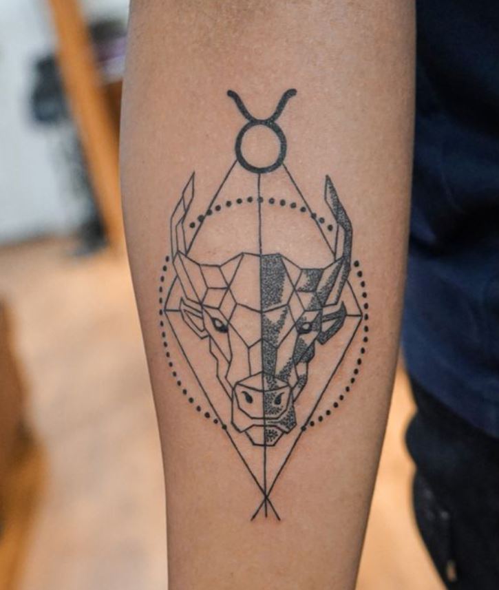 Tatouage Signe Astrologique Taureau Symbole Géométrique © Pinterest