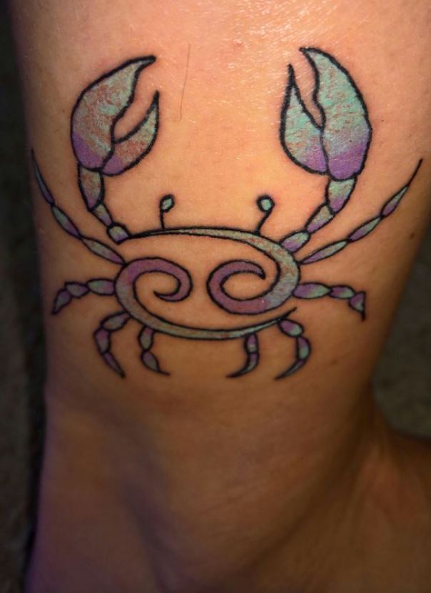 Tatouage Signe Astrologique Cancer Crabe à Symbole Coloré 