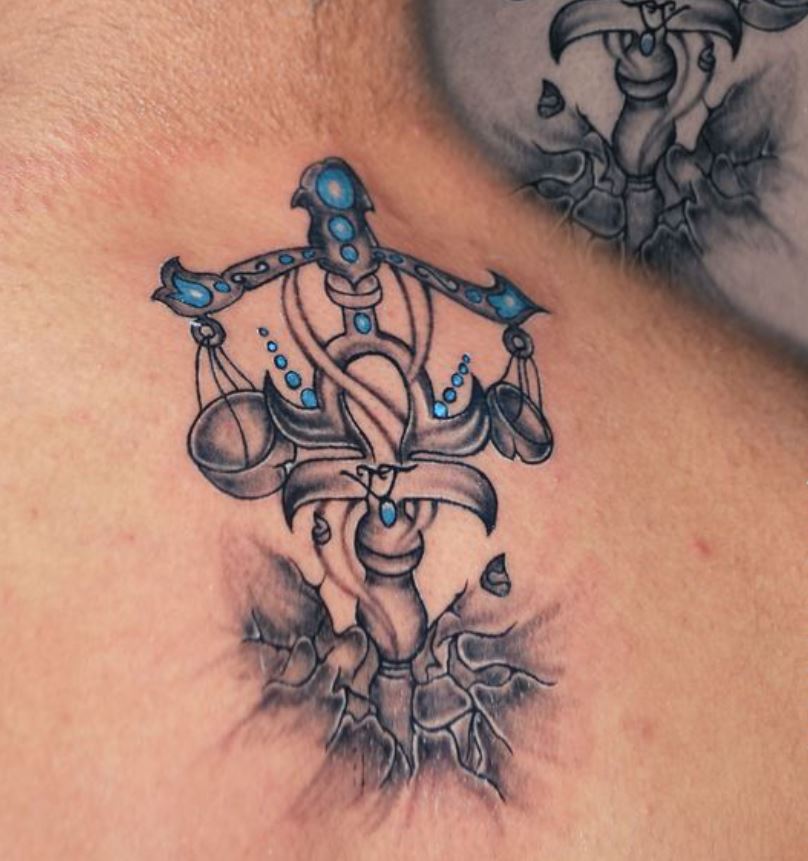 Tatouage Signe Astrologique Balance 3d En Bleu 