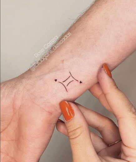 Tatouage Constellation Gmeaux