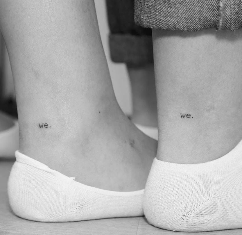 Tatouage Couple Petit Mot Discret Sur La Cheville 