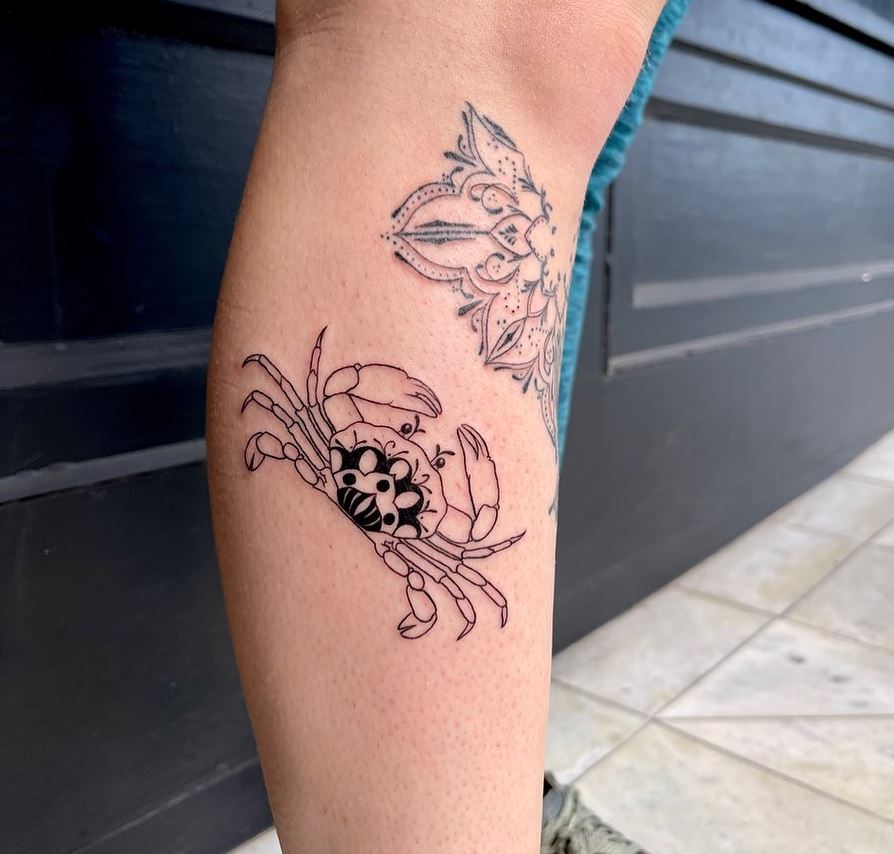 Tatouage Signe Astrologique Cancer Duo Crabe Et Mandala 
