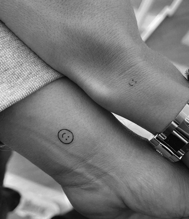 Tatouage émoji Discret Pour Couple 