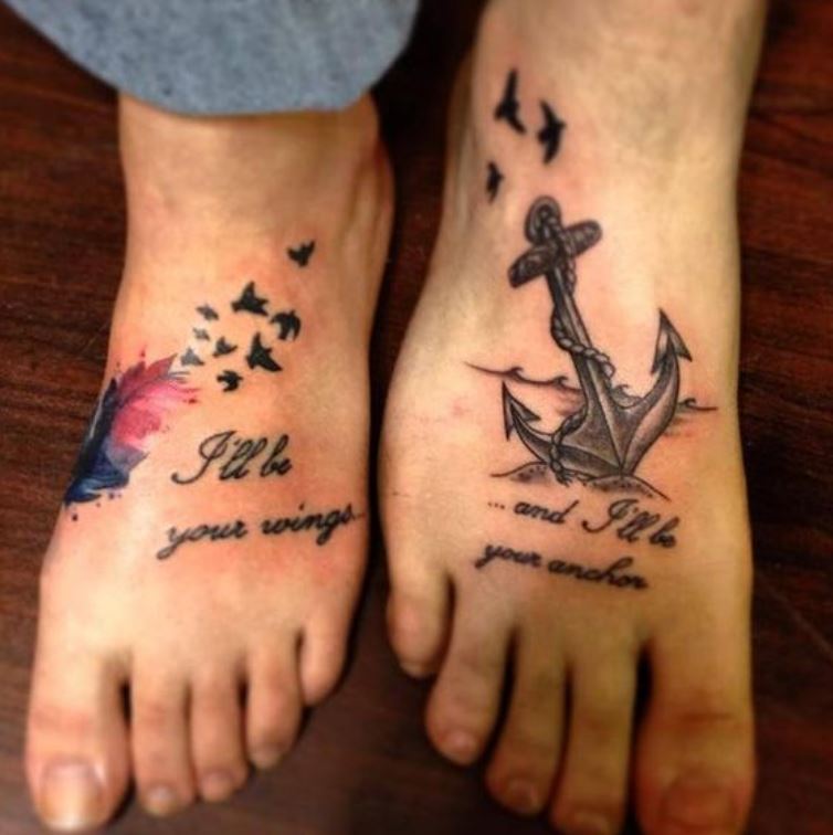 Tatouage Couple Ancre Et Plume Colorée à Phrase 