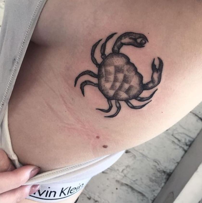 Tatouage Signe Astrologique Cancer Crabe Damier