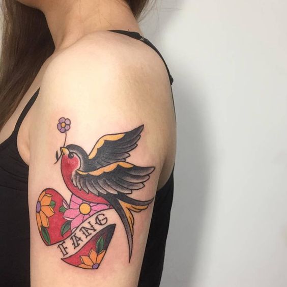 tatouage old school Oiseau Et Cœur 