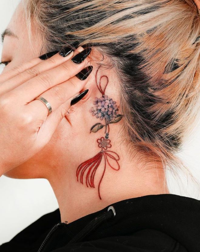 Tatouage Japonais Discret Norigae Derrière L'oreille