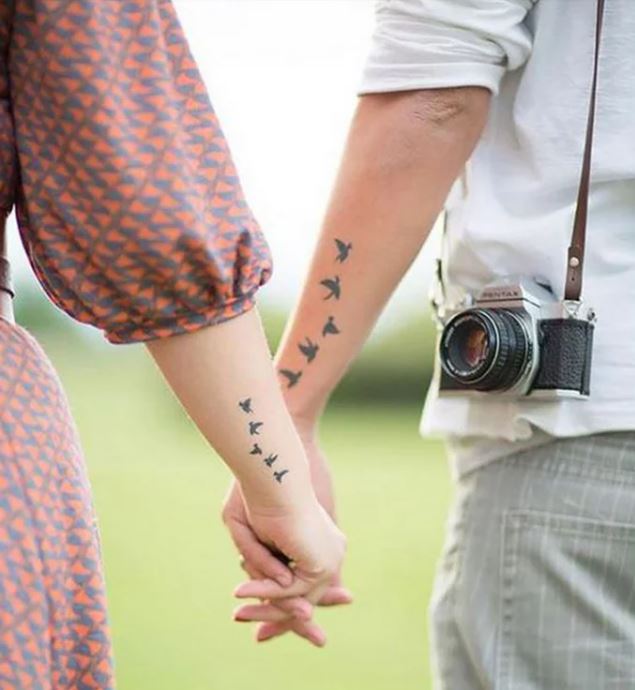 Tatouage Couple Envolée D'oiseaux En Tatouage Couple