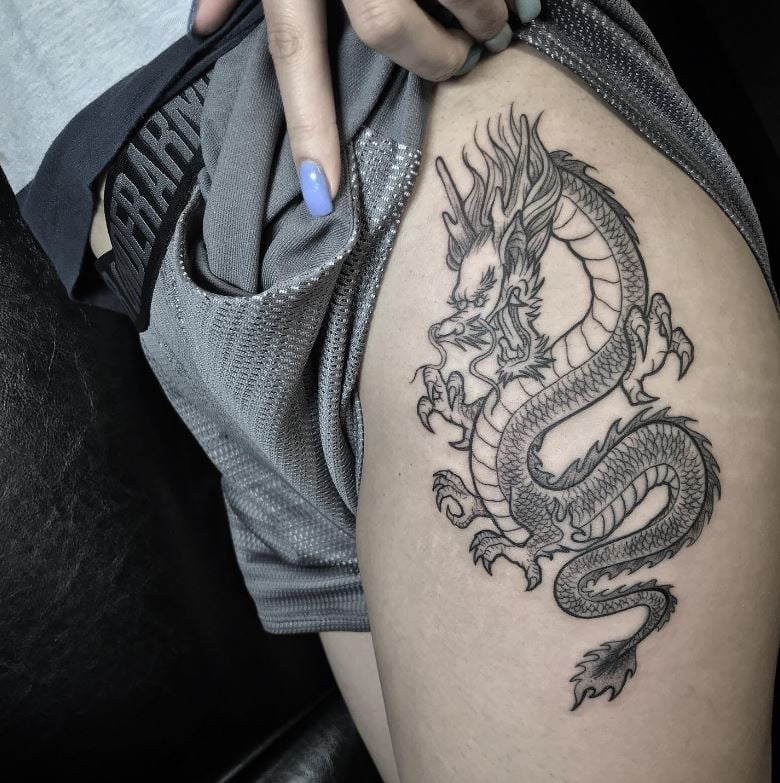 Tatouage Japonais Dragon Discret Sur La Hanche 