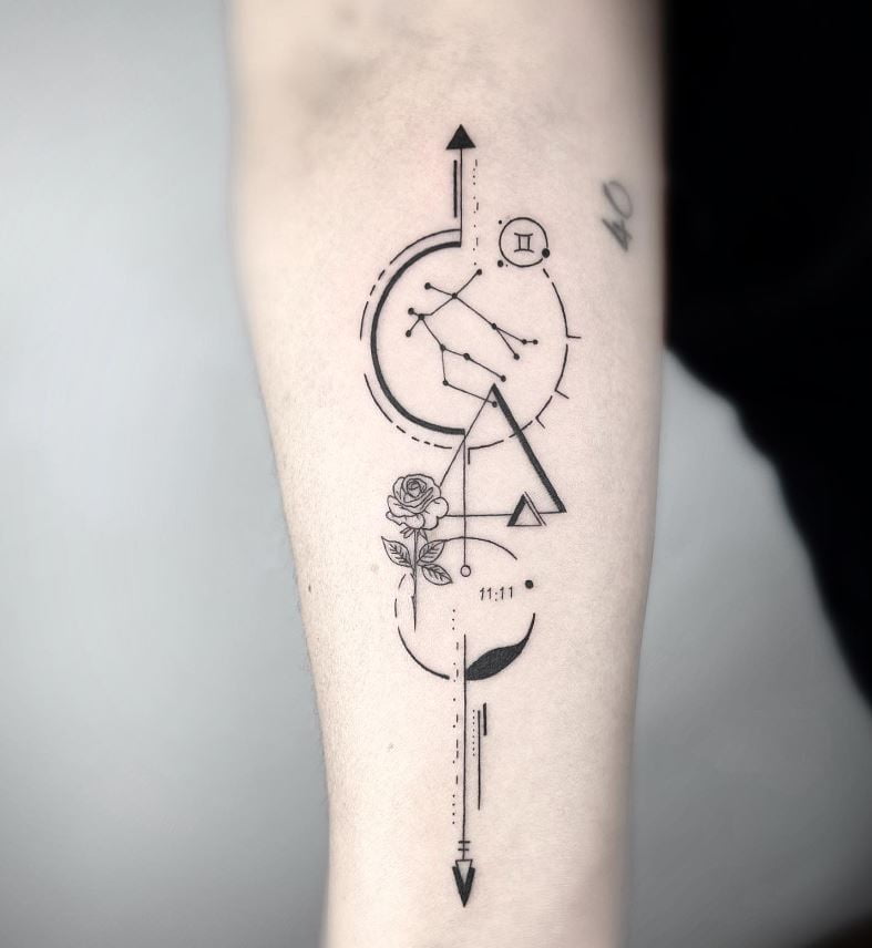 Tatouage Signe Astrologique Gémeaux Formes Géométriques