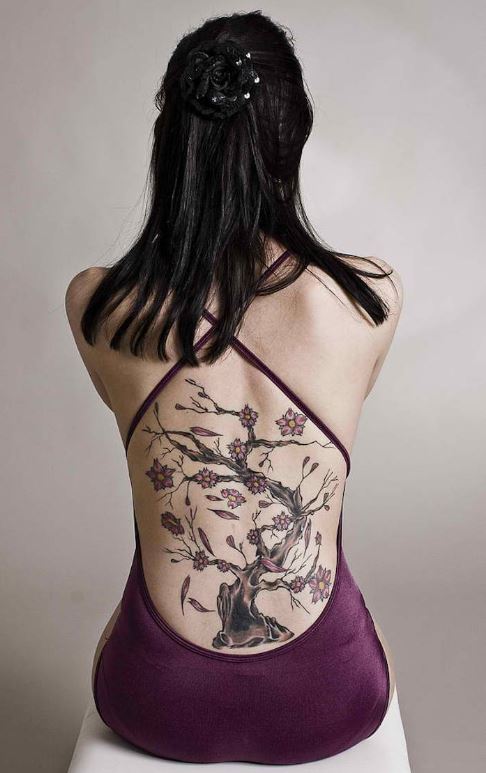 Tatouage Japonais Bonzaï Sur Le Dos 