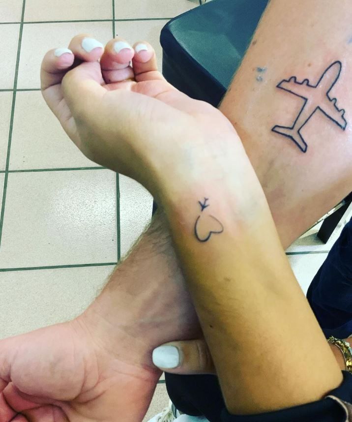 Coeur Et Avion En Tatouage Commun Couple 