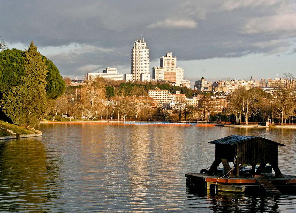 Lac Du Parc Del Campo