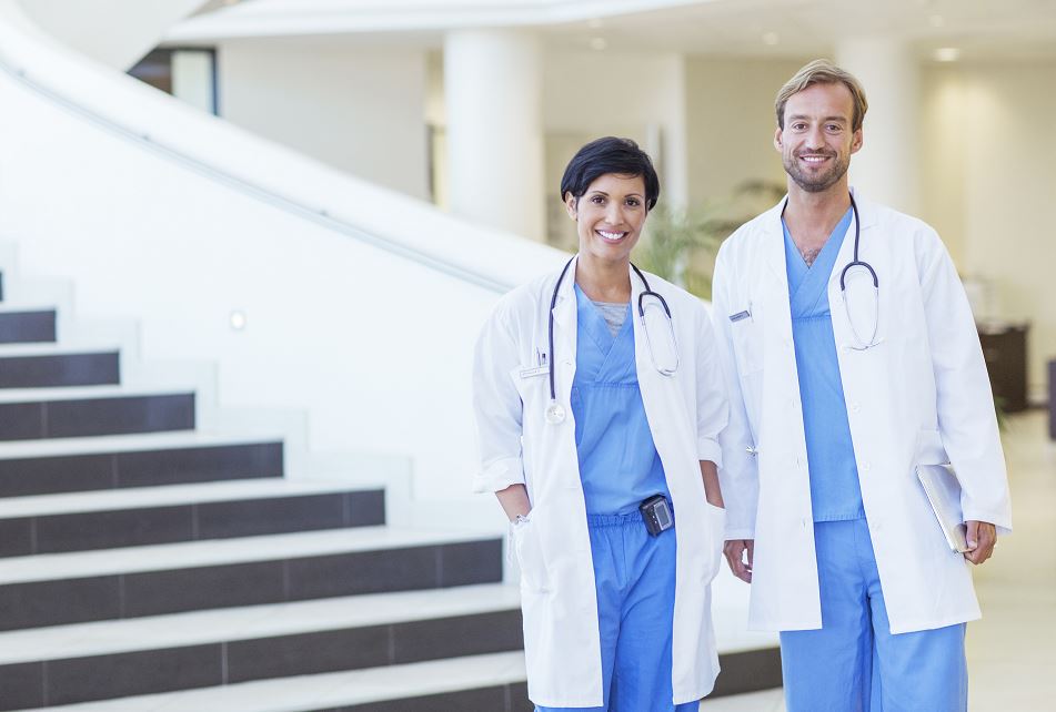 Medecins En Tenue à L'hopital