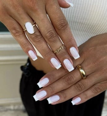 french Manucure Sur Ongles Blancs 