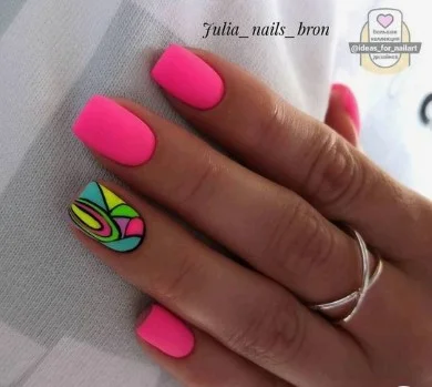 nail Art Rose Fluo Avec Motif