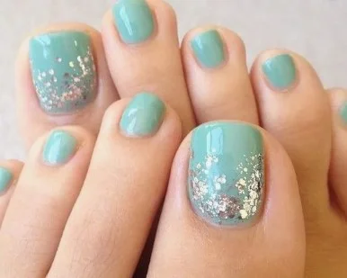 nail Art Pied été Turquoise Avec Des Paillettes