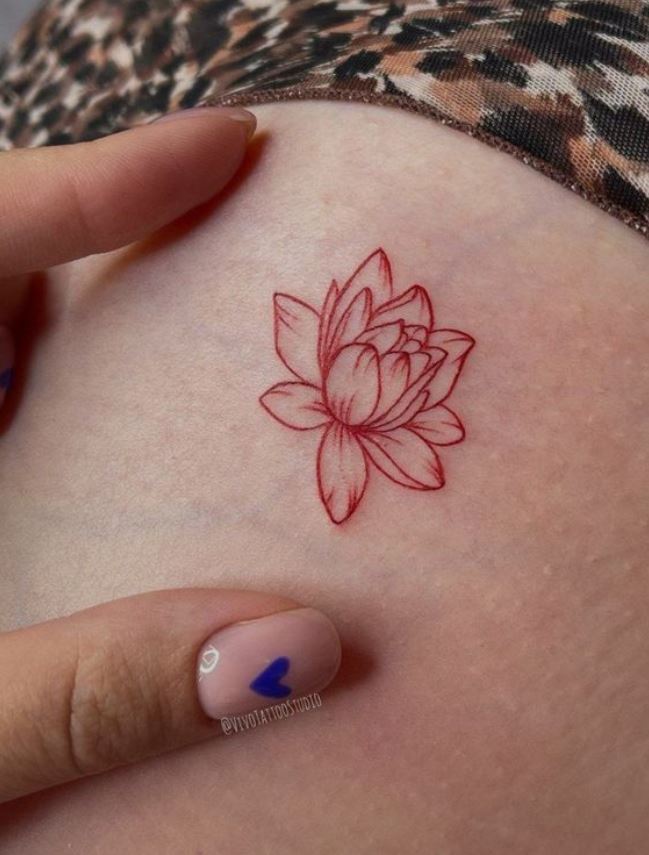 Tatouage Fleur De Lotus Minimaliste Rouge 