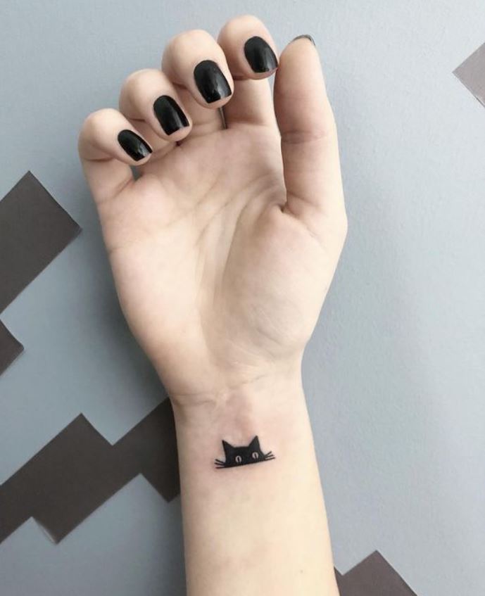 Tatouage Mi Tête De Chat Noir Minimaliste 