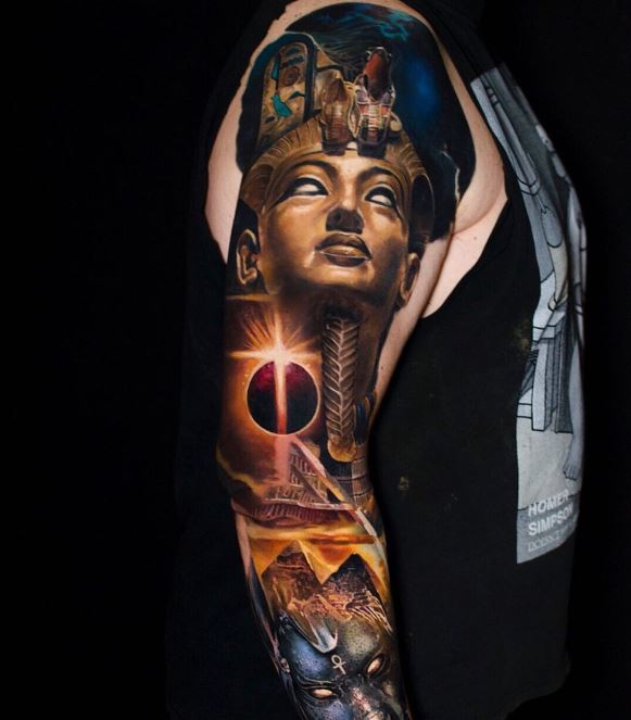 tatouage de Pharaon réaliste 