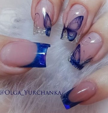 nail Art Bleu Au Motif Papillon