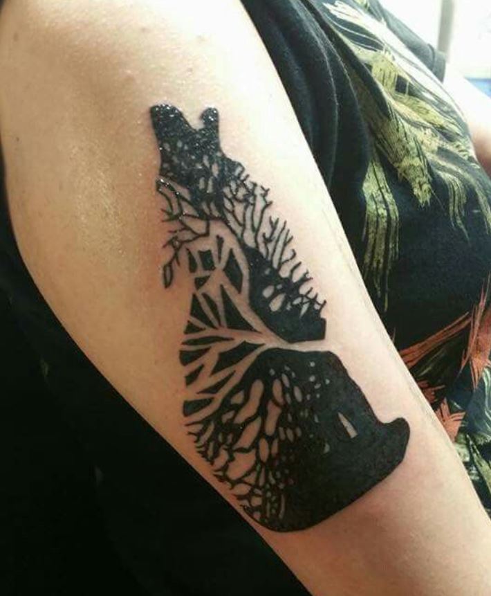 Tatouage De Loup Graphique En Arbre 