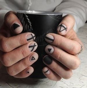 nail Art Noir Motifs Géométriques