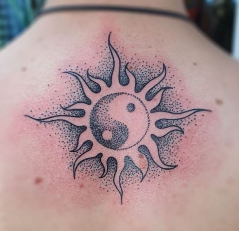 Tatouage Soleil Yin Yang 