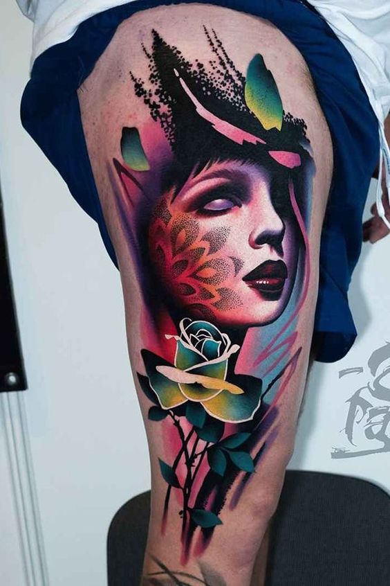 tatouage graphique Femme & Rose sur la cuisse 