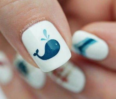 nail Art Baleine Bleue