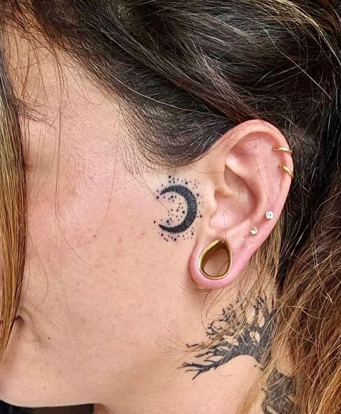 Tatouage Lune Et Dots 