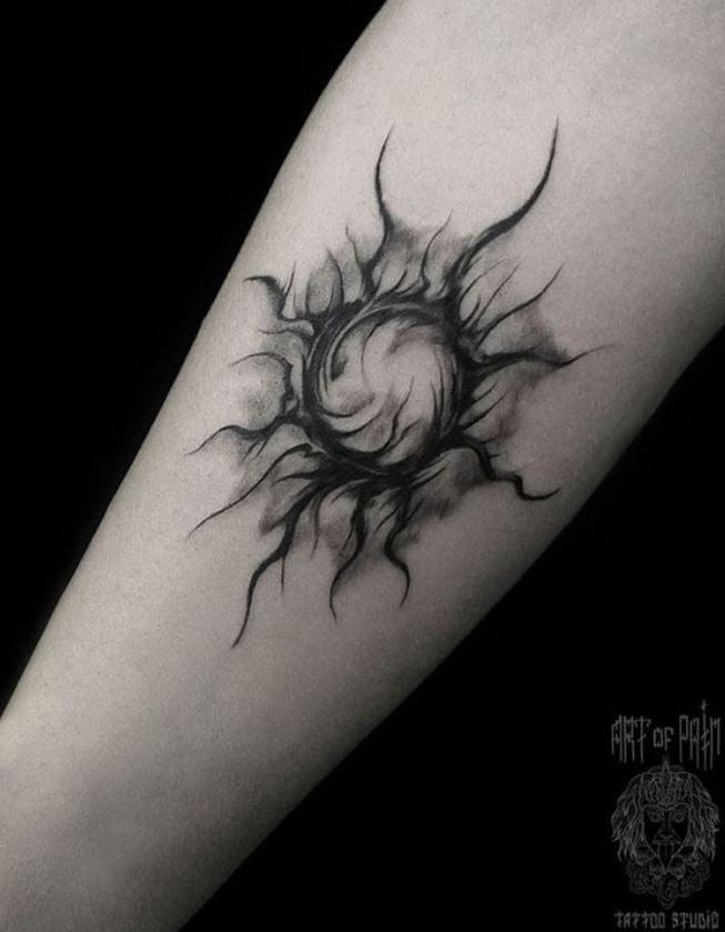 Tatouage Soleil Noir à Ombre