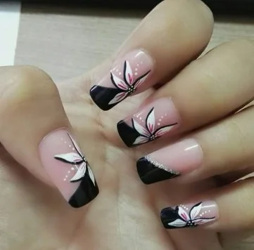 nail Art Glamour Fleur Noir Et Blanc
