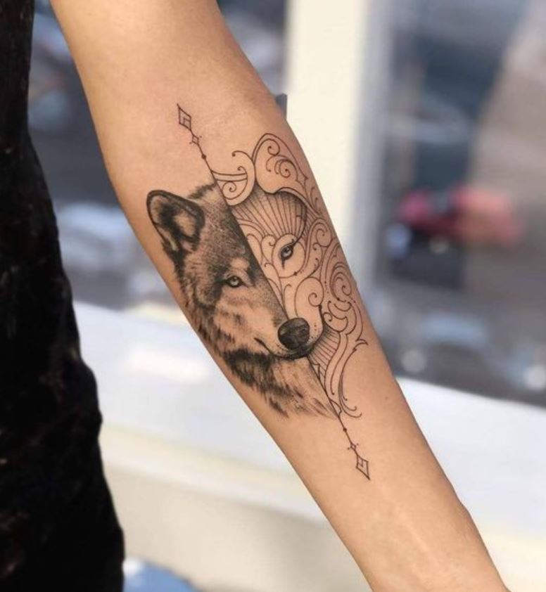 Tatouage De Tête De Loup à Flèche 