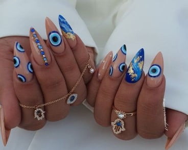 nail Art Motif Talisman Bleu 